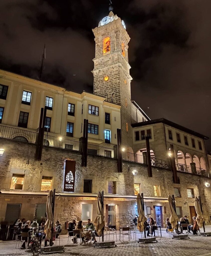 Plaza del Matxete - Torre de San Vicente - Restaurante Kaskagorri